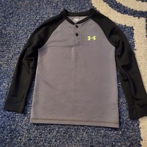 Size 6 under Armour shirt